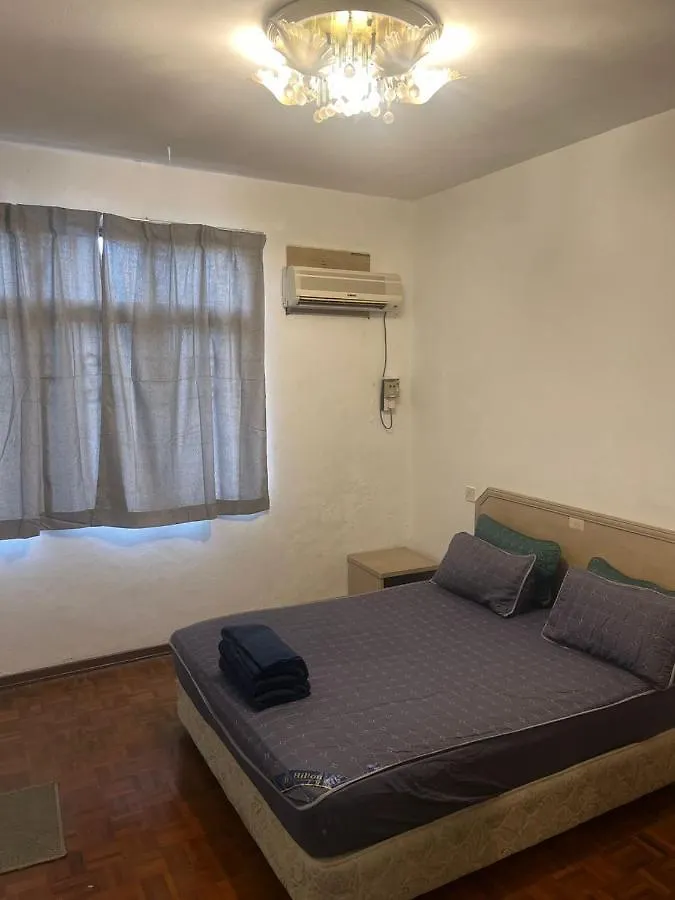 Bayu Emas Homestay Batu Ferringhi Apartman